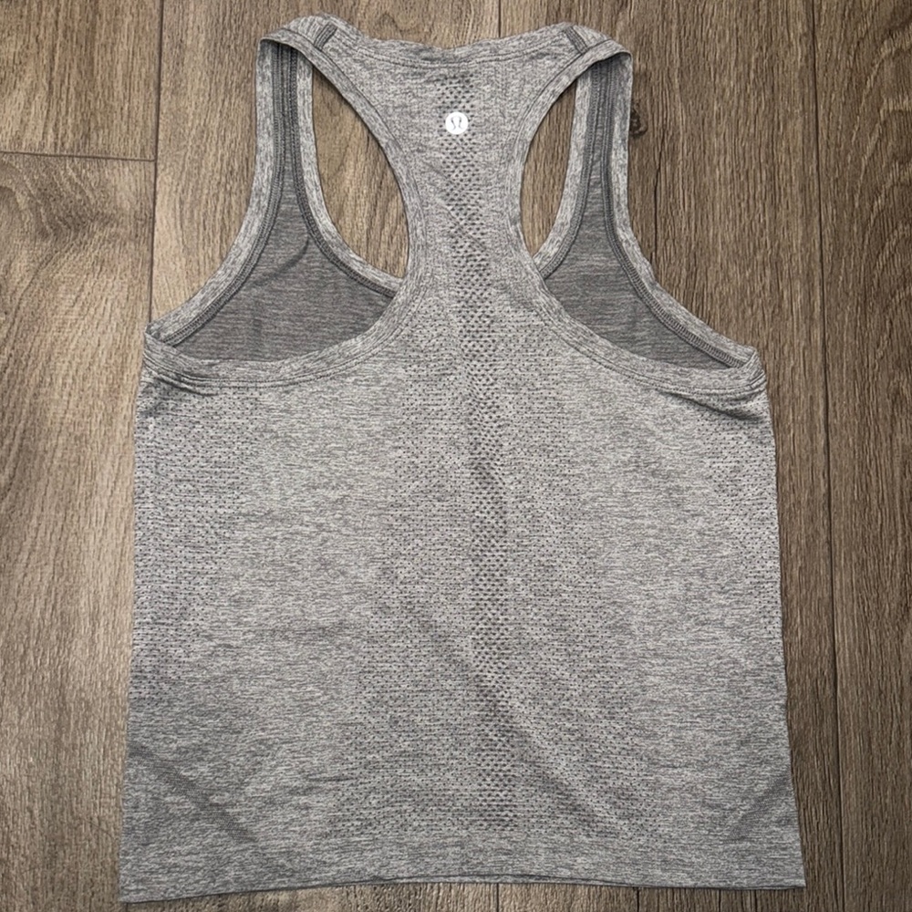Lululemon Swiftly Tech Tank WAIST LENGHT*